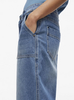 Load image into Gallery viewer, Wide Leg Mid Blue Jeans
