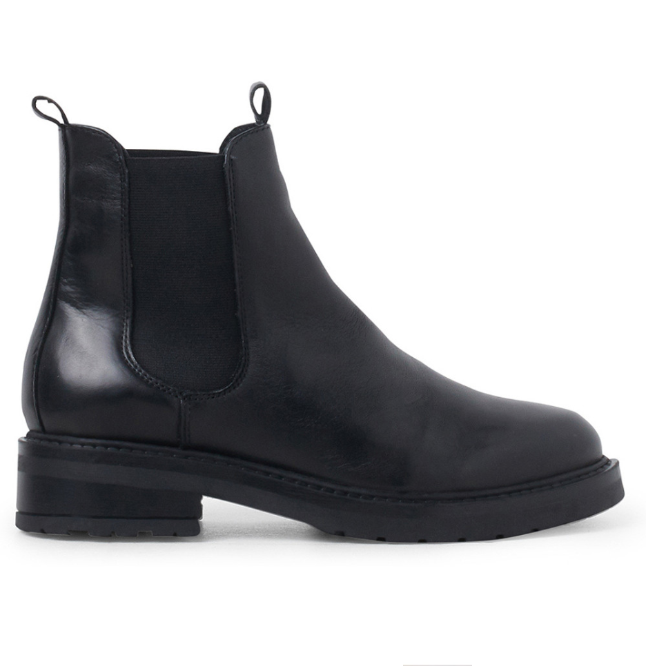 Black Chelsea Boots